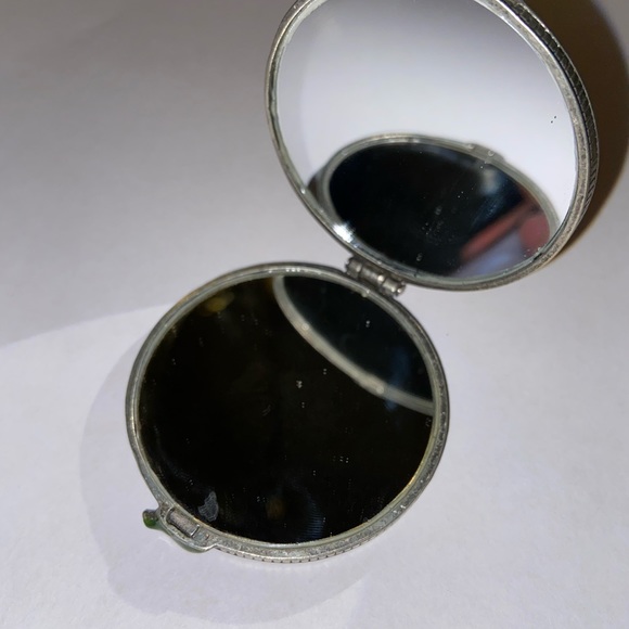 Handheld Mirror - Picture 2 of 2